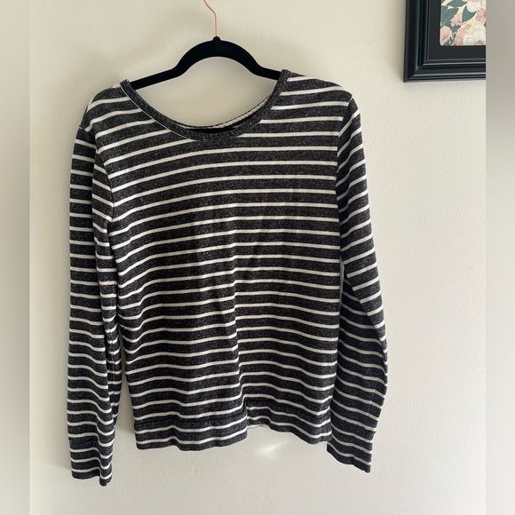 OBEY Pullover Sweatshirt Black and White Stripes Closet Staple Basic - Picture 2 of 7
